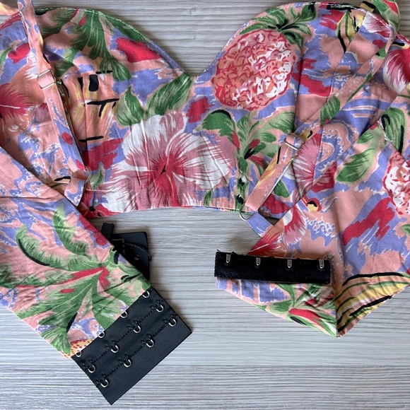 LF tropical print crop top size XS NWT - Picture 15 of 16